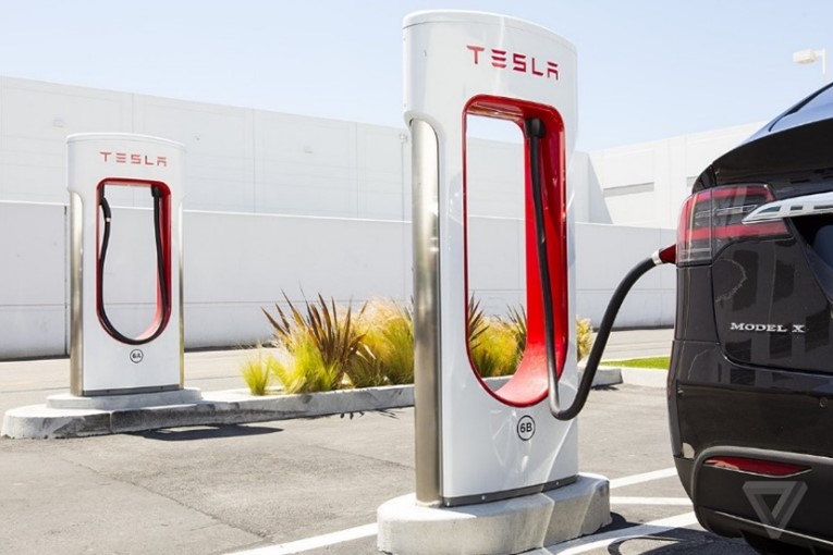 Tesla un réseau de recharge ouvert à tous les véhicules? investir.ch