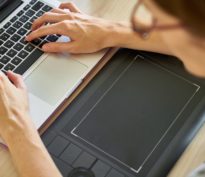 De journalistes à analystes: rien ne saurait remplacer la recherche sur le terrain