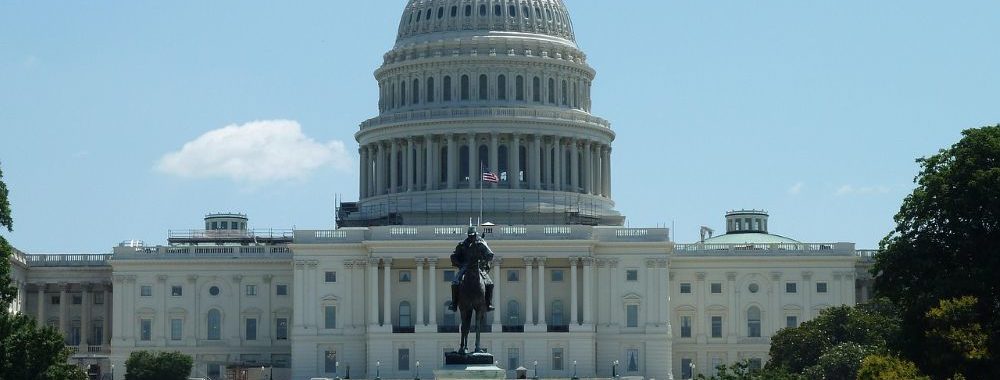 Offensive américaine sur les droits de douane: des bourses politiques à la mémoire plus longue