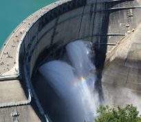 La digue Trump cède