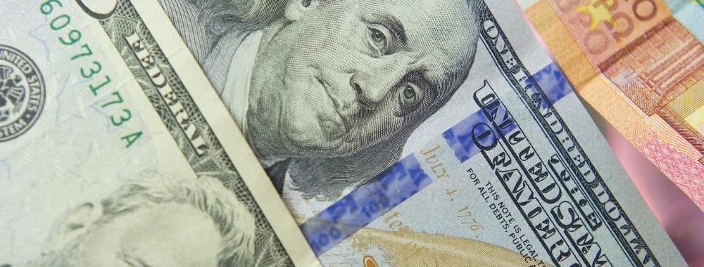 Parité euro/dollar: la chute du billet vert peut-elle se poursuivre?