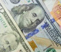 Parité euro/dollar: la chute du billet vert peut-elle se poursuivre?