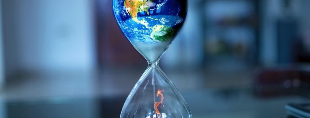 Le temps passe et le maître des horloges lasse
