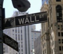 Les revenus d’actions gagnent en attrait à l’échelle mondiale