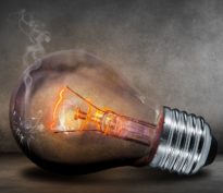 L&rsquo;IA va-t-elle faire exploser la demande d’électricité… et notre facture avec?