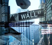 Entre valorisations tendues et dollar faible: comment investir sur le marché américain?