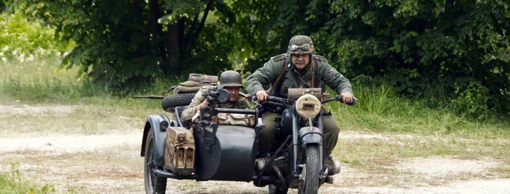 La GUERRE en première page pour cacher le reste
