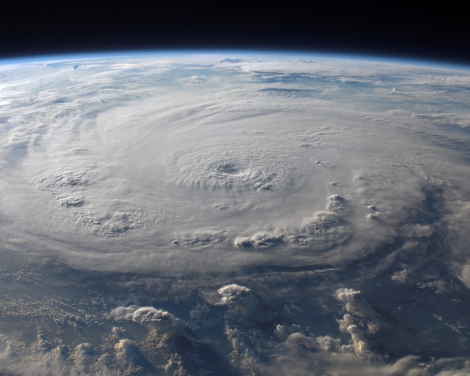 Dans l’œil du cyclone