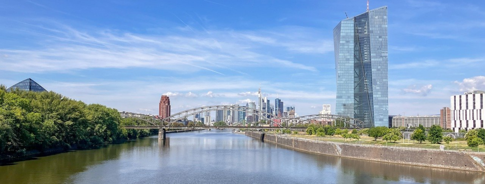 Deux fois la même chose et deux résultats différents