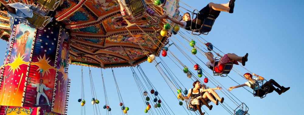 Bienvenue dans le nouveau monde merveilleux de la finance avec parc d’attraction dedans